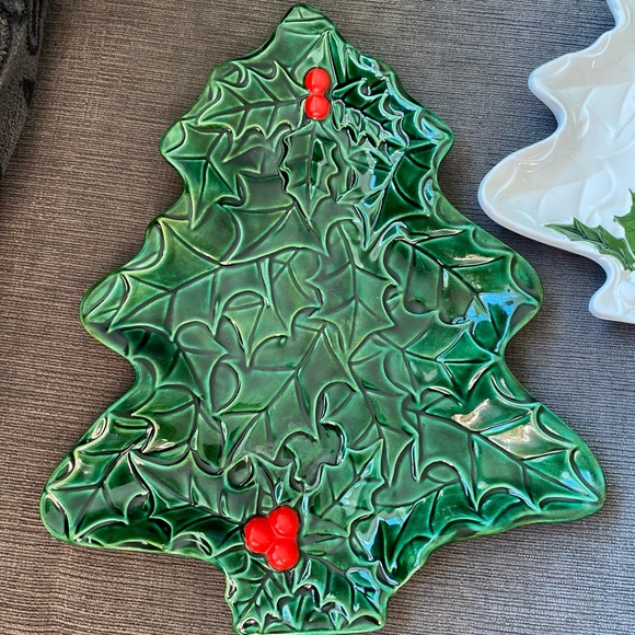 Vintage Set of 2 Hobbyist Christmas Tree dishes/platters - Picture 2 of 9